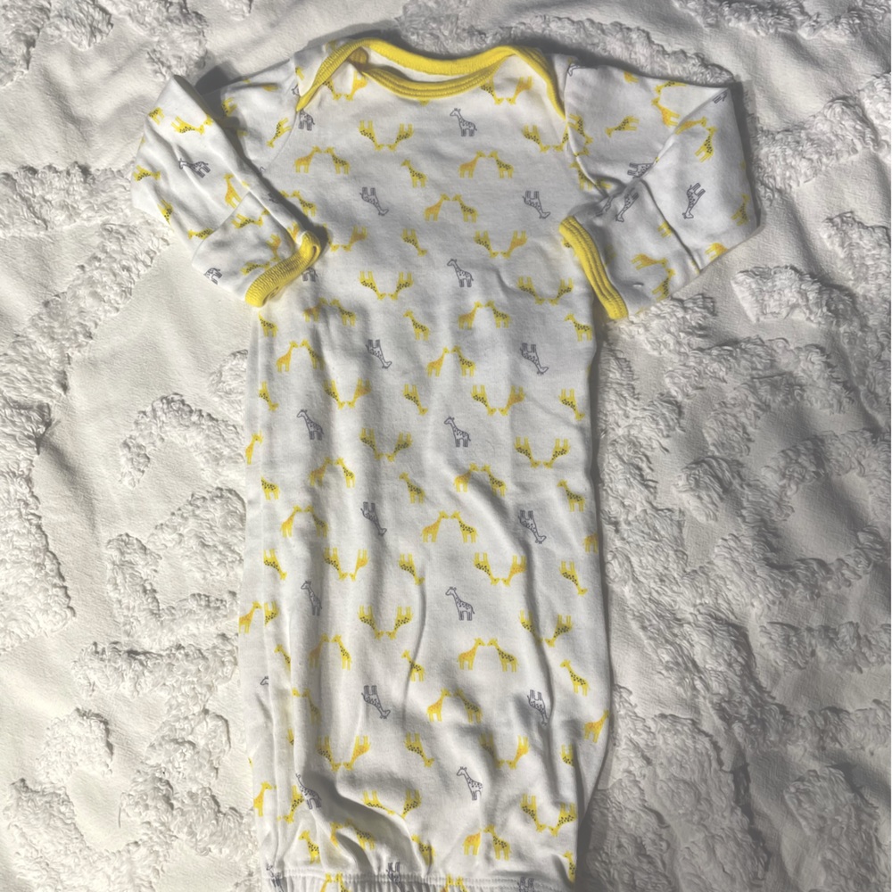 Carter’s Baby Gown - Newborn